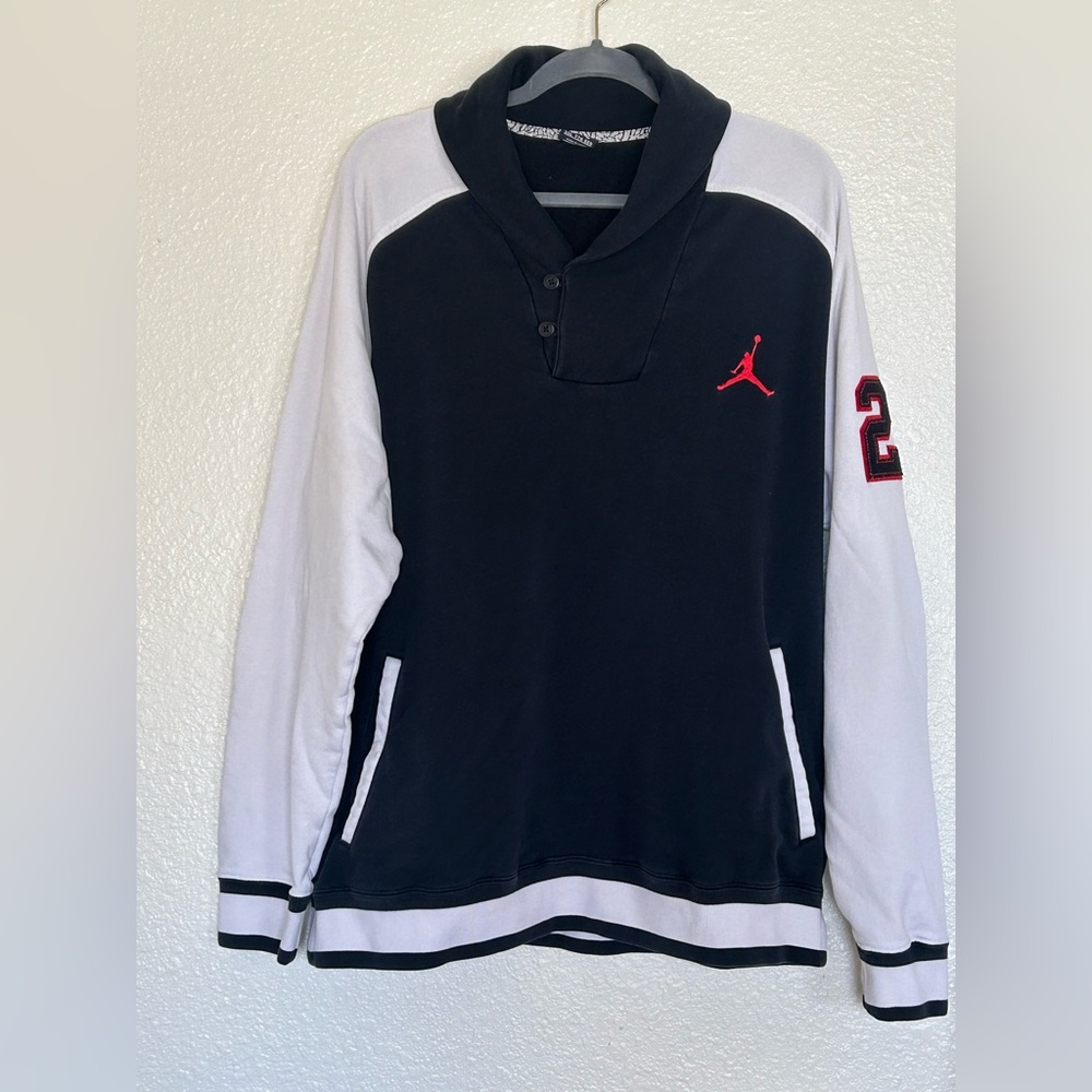 Jordan Black and White Men's Sweater Size XXL